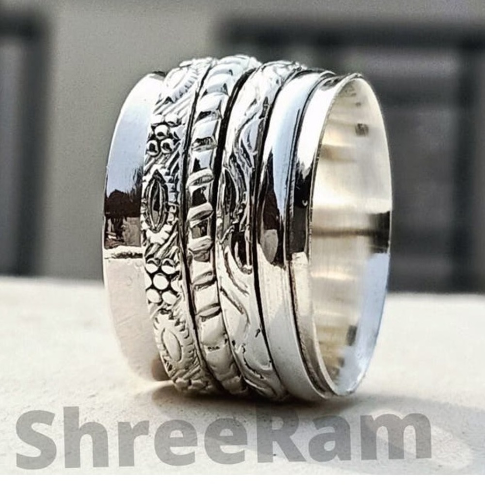 Gorgeous spinner ring